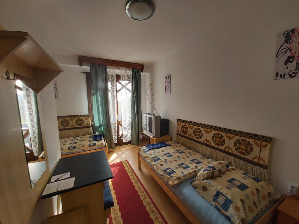 Valcsics Villa Panzio Beci Exterior foto