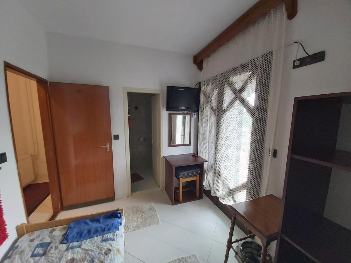 Valcsics Villa Panzio Beci Exterior foto